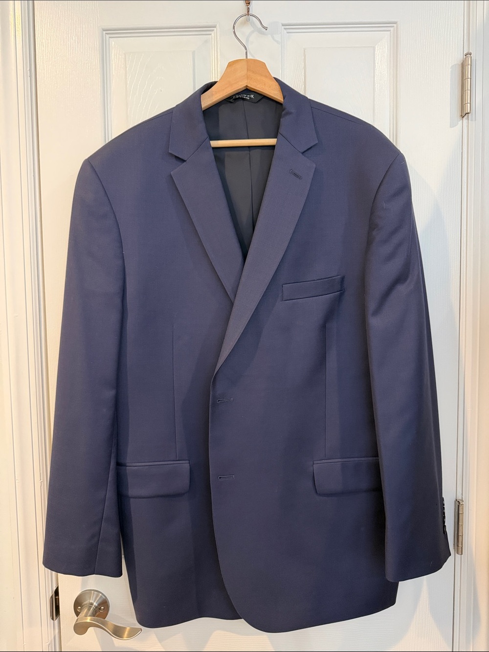 Jos. A. Bank Men's Classic Traveler Navy Blazer